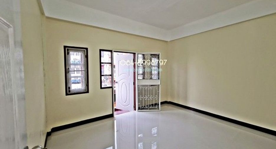 For sale 3 bed townhouse in Phra Nakhon Si Ayutthaya, Phra Nakhon Si Ayutthaya