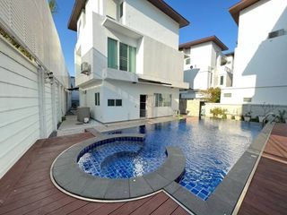 出租 4 卧室 独立屋 在 Suan Luang, 曼谷