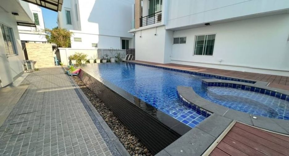 For rent 4 bedrooms house in Suan Luang, Bangkok