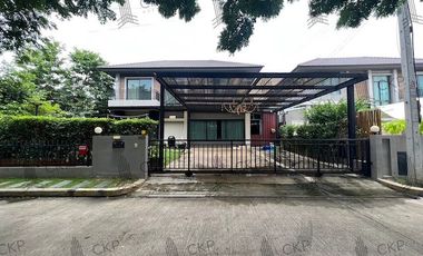 For sale 4 bedrooms house in Mueang Pathum Thani, Pathum Thani