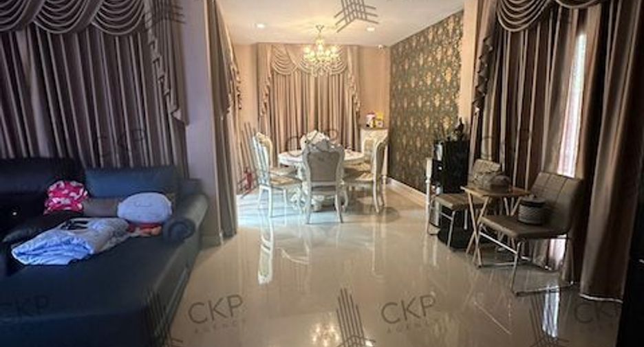 For sale 4 bedrooms house in Mueang Pathum Thani, Pathum Thani