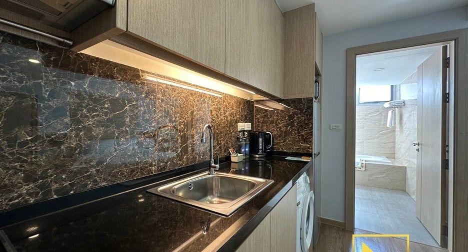 Apartamento con servicios en alquiler de 1 habitaciones en Khlong Toei, Bangkok