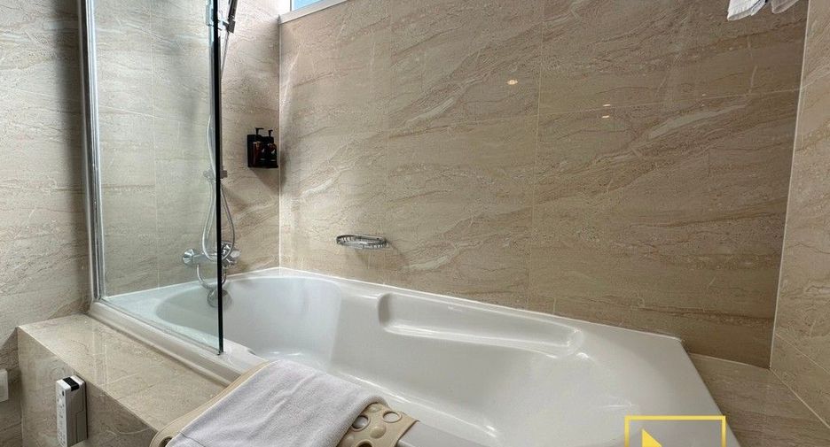 Apartamento con servicios en alquiler de 1 habitaciones en Khlong Toei, Bangkok