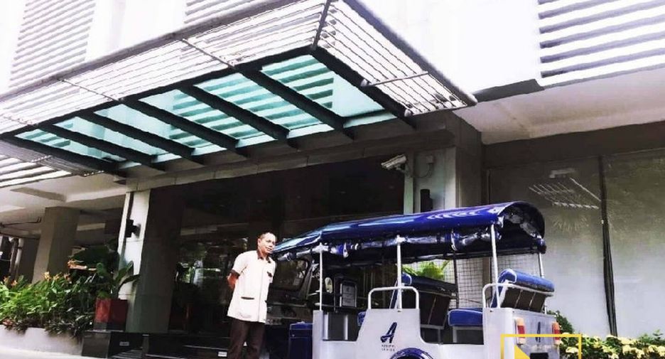 Apartamento con servicios en alquiler de 1 habitaciones en Khlong Toei, Bangkok