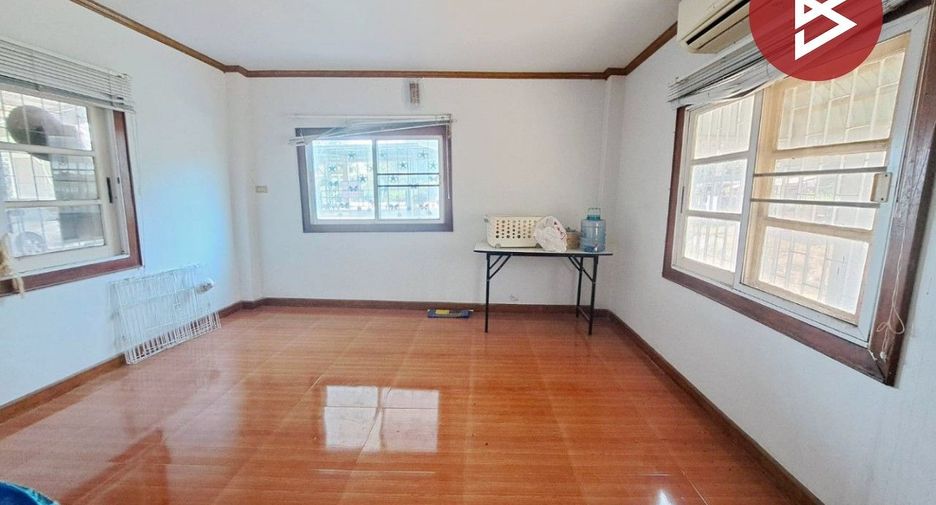 For sale 5 bed house in Mueang Nakhon Sawan, Nakhon Sawan