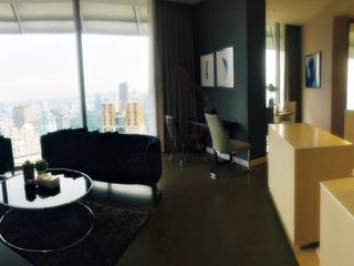 Condo en alquiler de 3 habitaciones en Pathum Wan, Bangkok