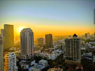 Condo en alquiler de 3 habitaciones en Sathon, Bangkok