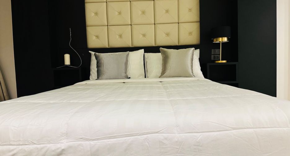 For sale 4 bedrooms condo in Khlong Toei, Bangkok