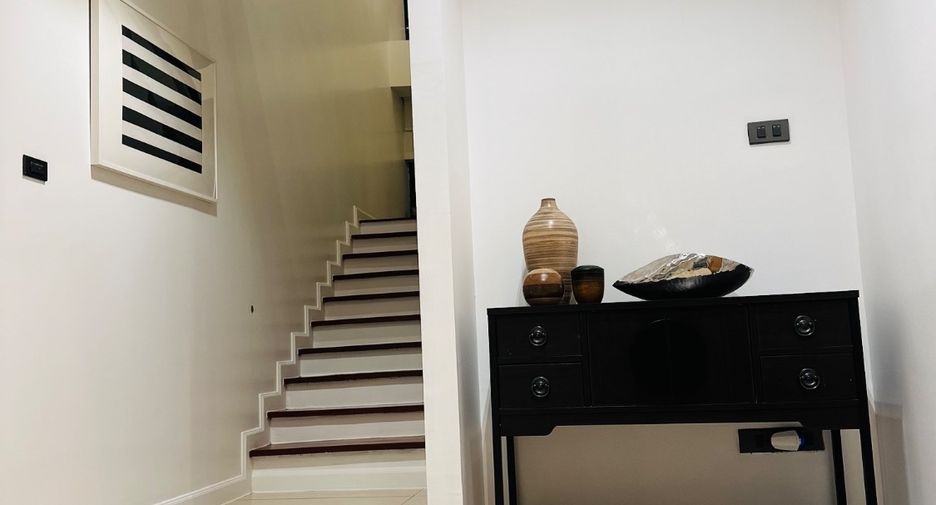 For sale 4 bedrooms condo in Khlong Toei, Bangkok