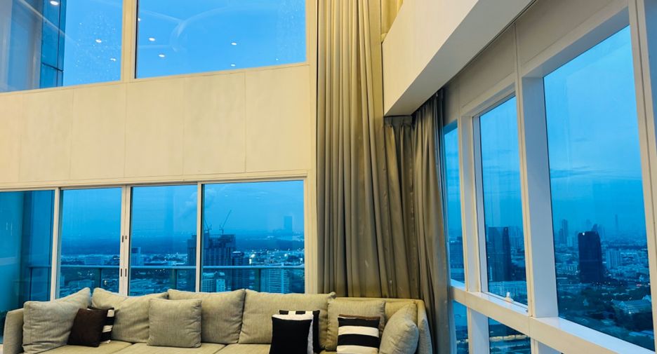 For sale 4 bedrooms condo in Khlong Toei, Bangkok