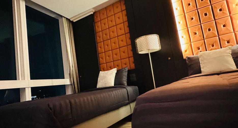 For sale 4 bedrooms condo in Khlong Toei, Bangkok
