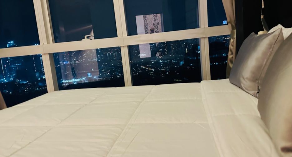 For sale 4 bedrooms condo in Khlong Toei, Bangkok