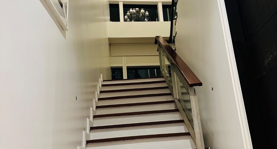 For sale 4 bedrooms condo in Khlong Toei, Bangkok