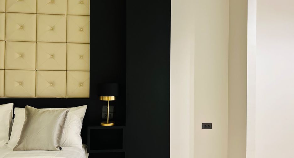 For sale 4 bedrooms condo in Khlong Toei, Bangkok