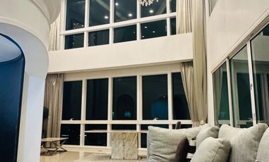 For sale 4 bedrooms condo in Khlong Toei, Bangkok