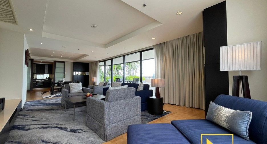 For rent 2 Beds serviced apartment in Khlong Toei, Bangkok