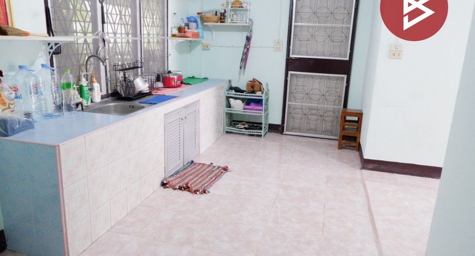 For sale 3 bed townhouse in Mueang Lop Buri, Lopburi