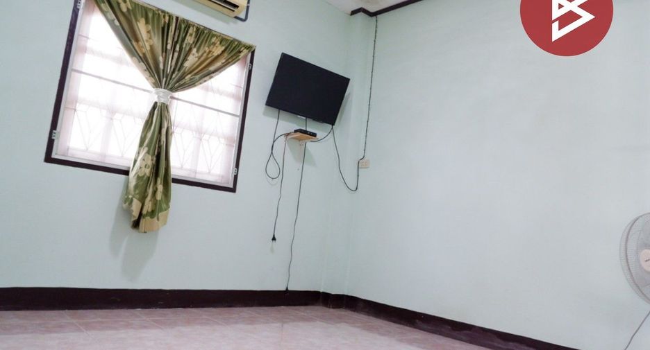 For sale 3 bed townhouse in Mueang Lop Buri, Lopburi