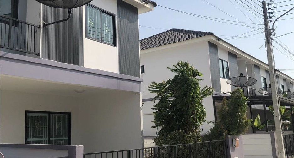 For sale 3 Beds townhouse in Bang Pakong, Chachoengsao