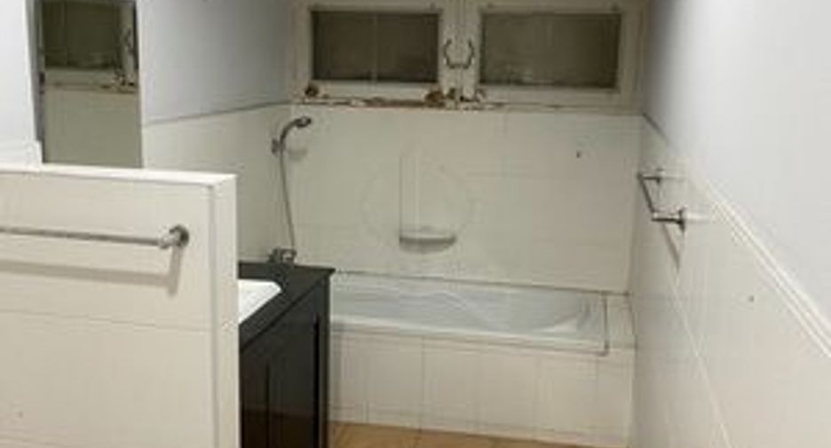 Haus zur Miete mit 3 Zimmer in Watthana, Bangkok