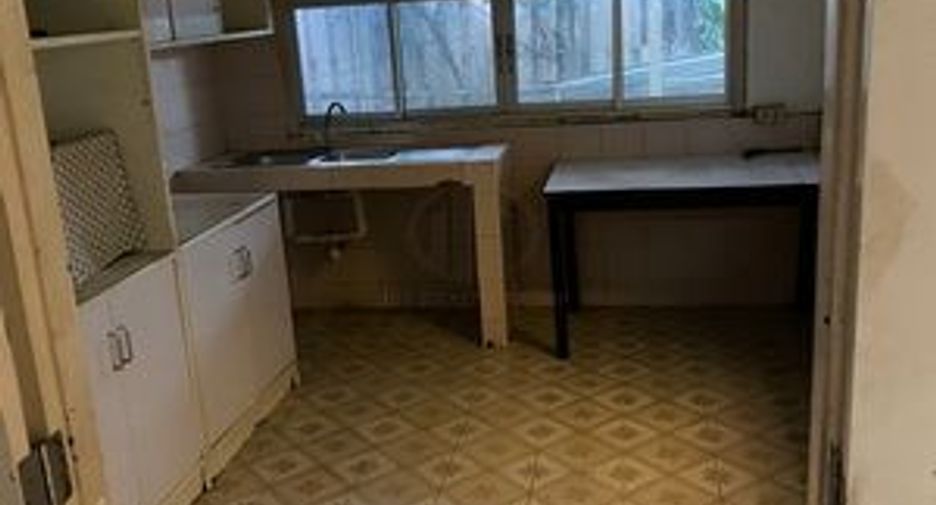 Haus zur Miete mit 3 Zimmer in Watthana, Bangkok