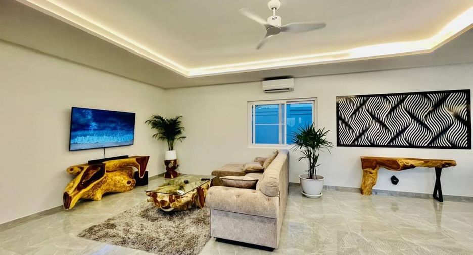 À louer et à vendre 3 chambres villa à Bang Lamung, Chonburi