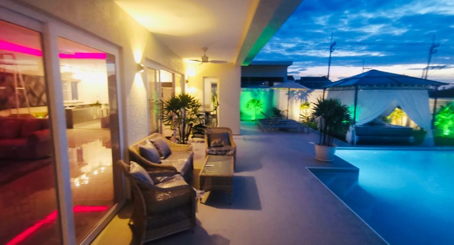 À louer et à vendre 3 chambres villa à Bang Lamung, Chonburi