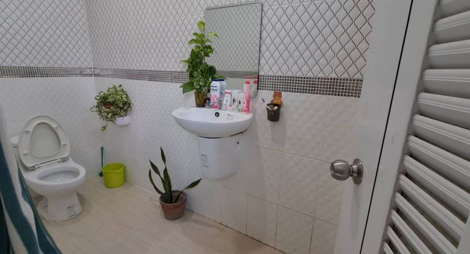 Local comercial en venta de 2 habitaciones en Hang Dong, Chiang Mai