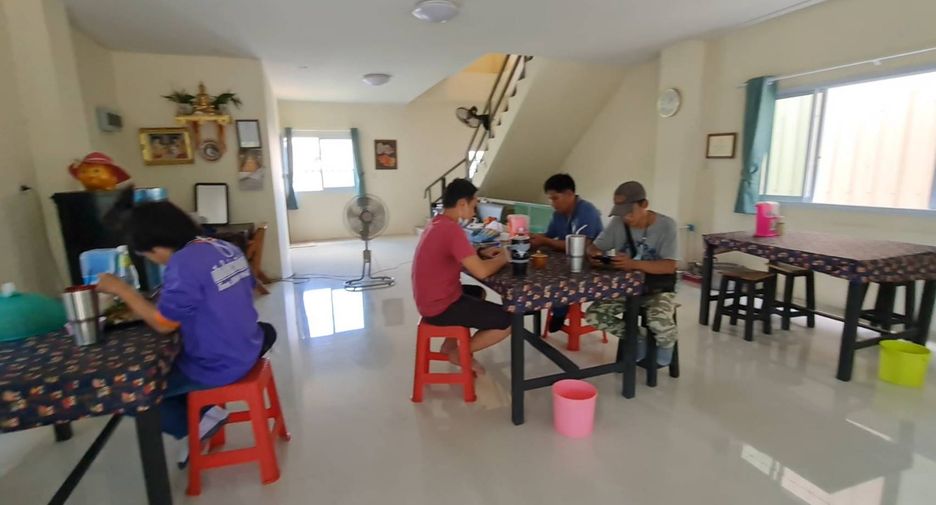 Local comercial en venta de 2 habitaciones en Hang Dong, Chiang Mai