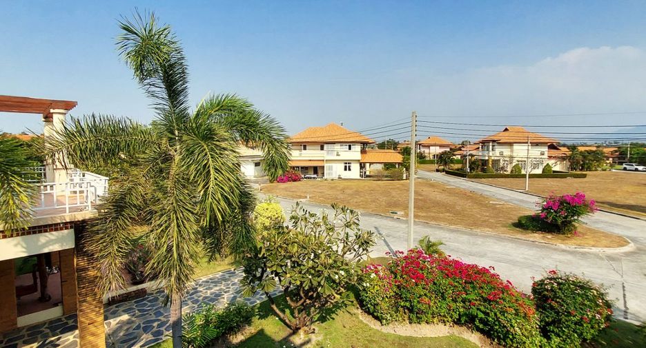 Villa en venta de 3 habitaciones en Mueang Chon Buri, Chonburi