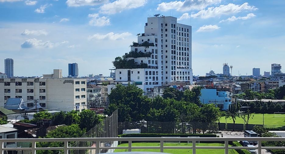 For sale 4 bedrooms condo in Bang Kho Laem, Bangkok