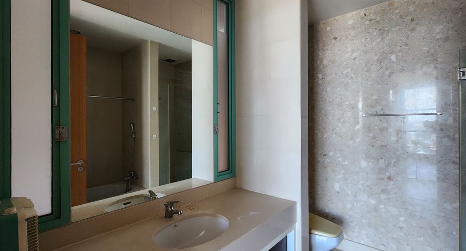 For sale 4 bedrooms condo in Bang Kho Laem, Bangkok