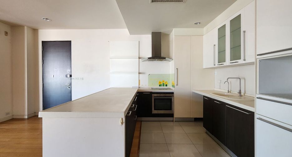 For sale 4 bedrooms condo in Bang Kho Laem, Bangkok