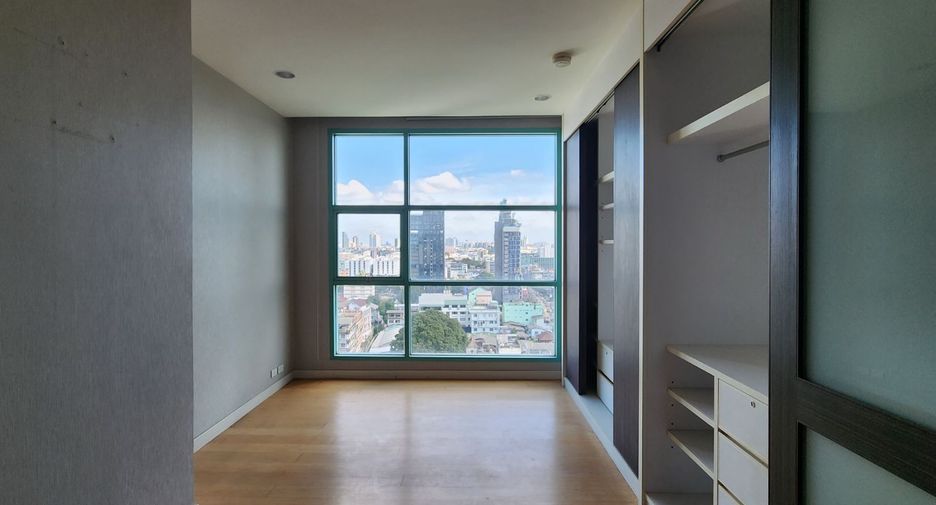 For sale 4 bedrooms condo in Bang Kho Laem, Bangkok