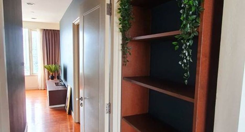 For rent 3 bedrooms condo in Watthana, Bangkok