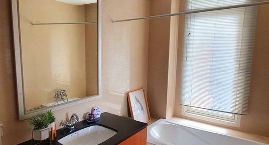 For rent 3 bedrooms condo in Watthana, Bangkok