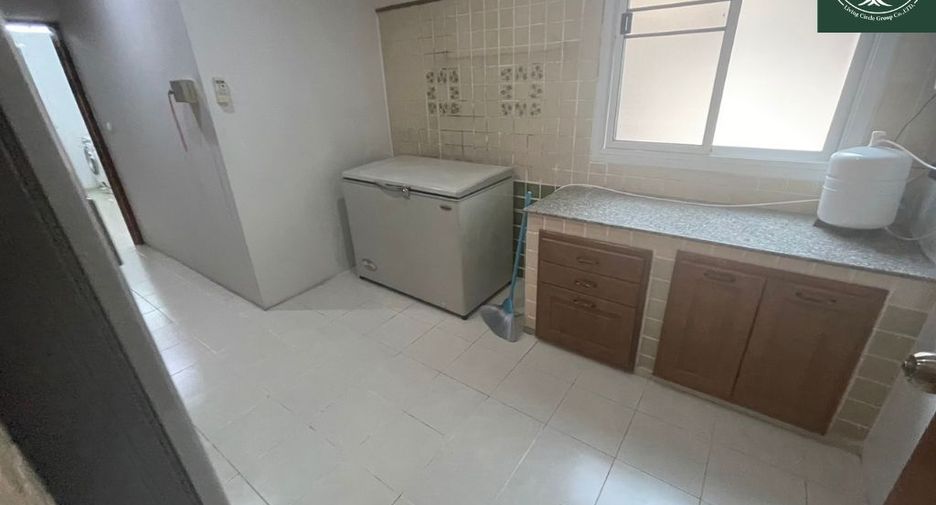 For rent 6 bedrooms house in Mueang Samut Prakan, Samut Prakan