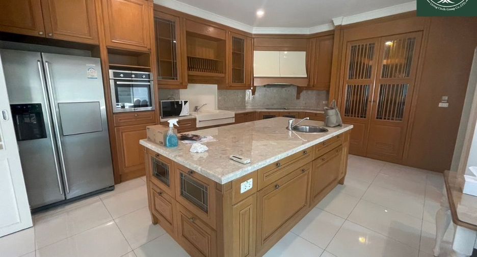 For rent 6 bedrooms house in Mueang Samut Prakan, Samut Prakan