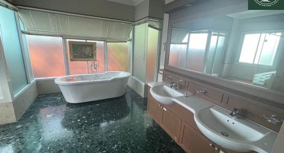 For rent 6 bedrooms house in Mueang Samut Prakan, Samut Prakan