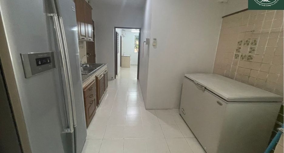 For rent 6 bedrooms house in Mueang Samut Prakan, Samut Prakan