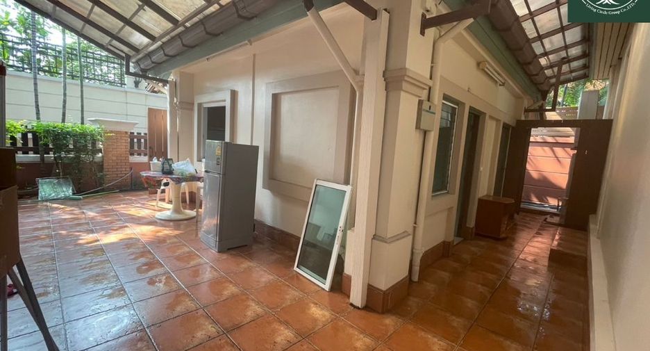 For rent 6 bedrooms house in Mueang Samut Prakan, Samut Prakan