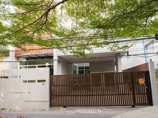 For rent 3 bedrooms house in Watthana, Bangkok
