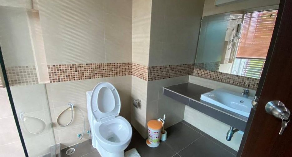 For rent 3 bedrooms house in Watthana, Bangkok