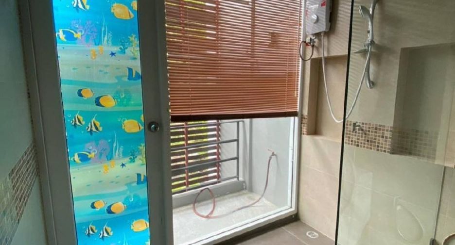 For rent 3 bedrooms house in Watthana, Bangkok