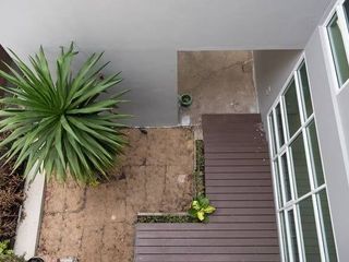 For rent 3 bedrooms house in Watthana, Bangkok