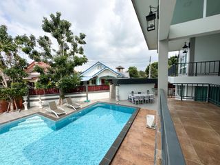 For sale 6 bed retail Space in Bang Saray, Pattaya