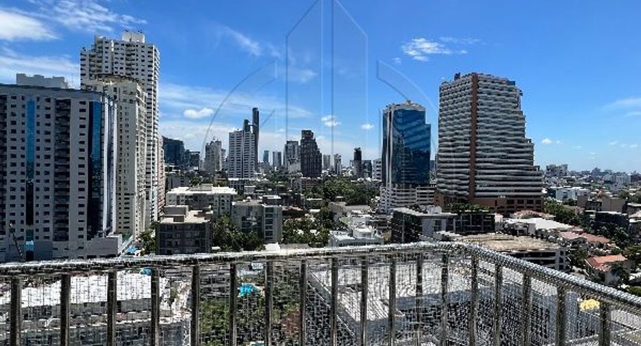 For sale 2 bedrooms condo in Khlong Toei, Bangkok
