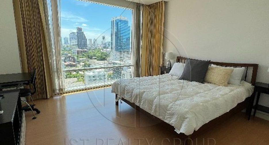 For sale 2 bedrooms condo in Khlong Toei, Bangkok