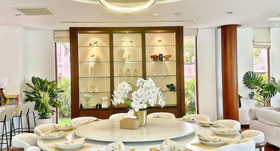 For sale 5 bedrooms villa in Mueang Phuket, Phuket