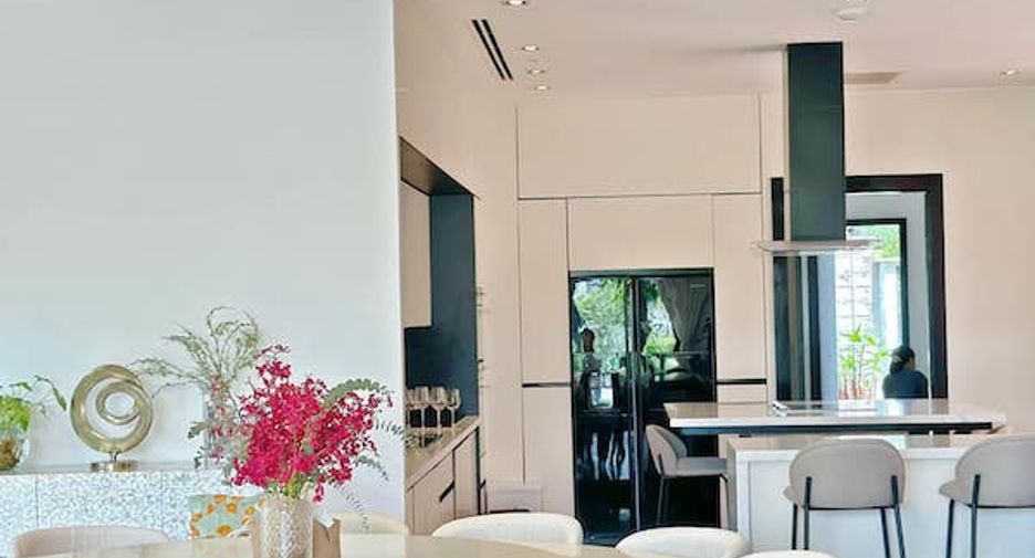 For sale 5 bedrooms villa in Mueang Phuket, Phuket